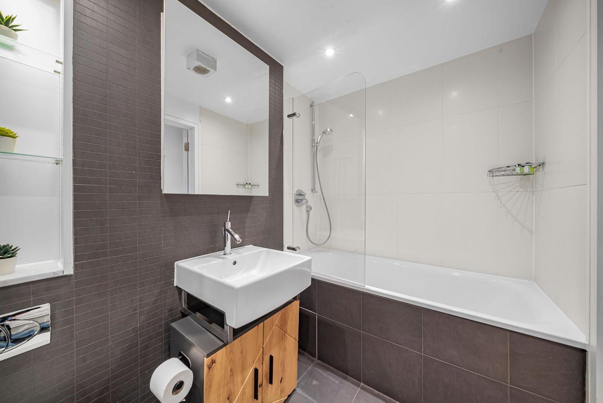 King'S Cross - 2Br With Terrace - Cityapartmentstay Londres Exterior foto